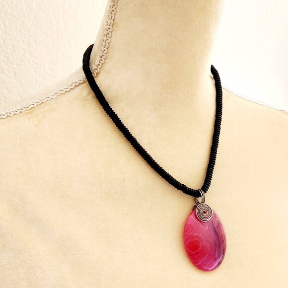 Pink Quench Crackled Quartz Artisan 925 Bale on Vintage Black Beaded Necklace - Picture 3 of 7